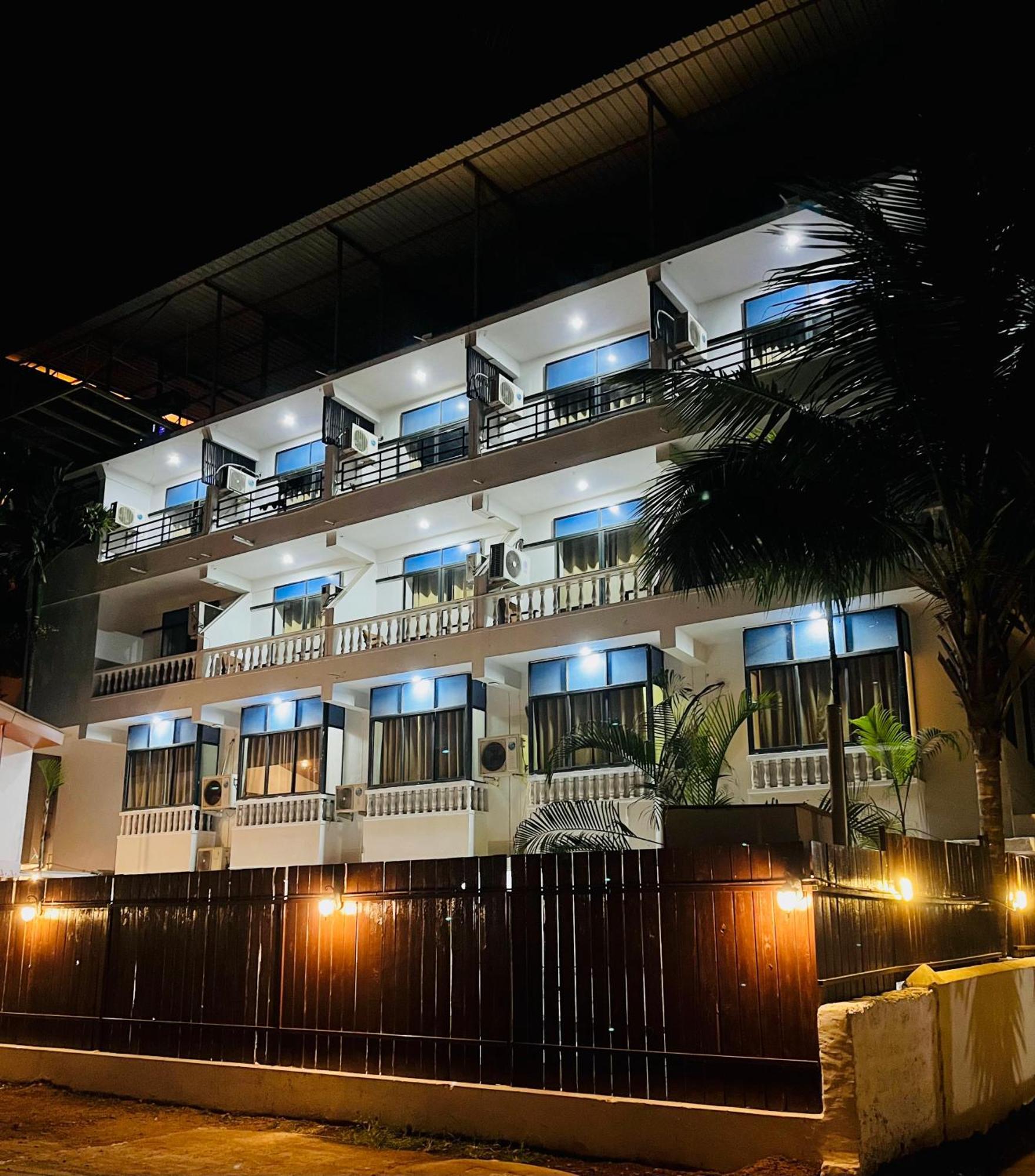 Hotel Pleasure Inn Near Turtle Beach Morjim Manage By Ld Group Of Hospitality מראה חיצוני תמונה