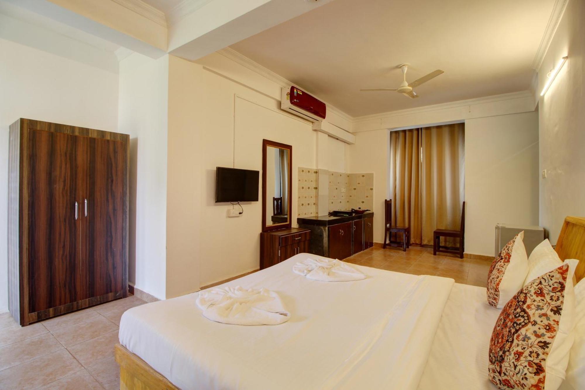 Hotel Pleasure Inn Near Turtle Beach Morjim Manage By Ld Group Of Hospitality מראה חיצוני תמונה